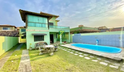 Casa à venda em Cabo Frio-RJ, Aquárius: 3 quartos, 2 suítes, 3 banheiros, 4 vagas de garagem, 200m². Aproveite!