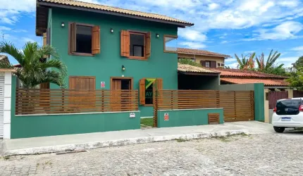 Imperdível oportunidade de compra: Casa à venda em Casimiro de Abreu-RJ, Barra de São João, com 3 quartos, 1 suíte, 2 salas, 3 banheiros, 3 vagas e 163m².