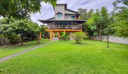 Triplex à venda com vista para o Rio São João no Centro de Barra de São João, Casimiro de Abreu-RJ.