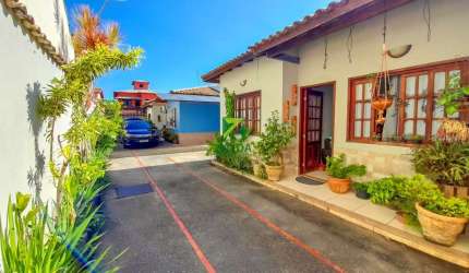Casa em Condomínio à Venda em Jardim Mariléa, Rio das Ostras - RJ: 2 Quartos, 1 Suíte, 1 Sala, 2 Banheiros, 2 Vagas, 62m². Venha Conferir!