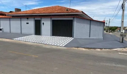 Casa à venda de esquina sendo 2 lotes de 630,00 m²  no Setor Cristina II