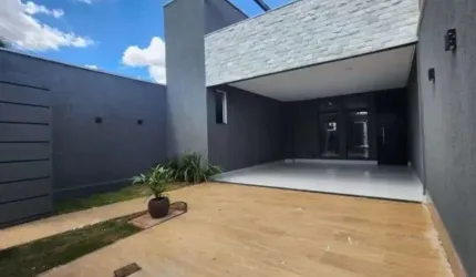 Lindíssima casa à venda com 3 suítes de 160,00 m² no Jardim América