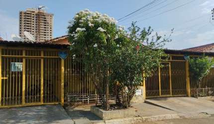 Casa 3 quartos, 2 salas, 2 banheiros, na Cidade Jardim