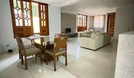 Sobrado à venda com 4 suítes de 300,00m² no Jardim Atlântico
