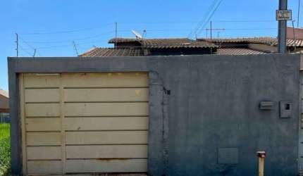 Casa 2 quartos, sendo 1 suíte, 2 banheiros, no Setor Kayana - Trindade