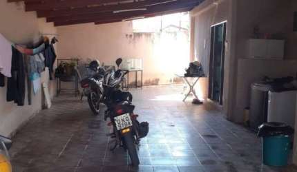 Casa à venda com 3 quartos sendo 1 suíte de  de 216,99 m² no  Setor Garavelo