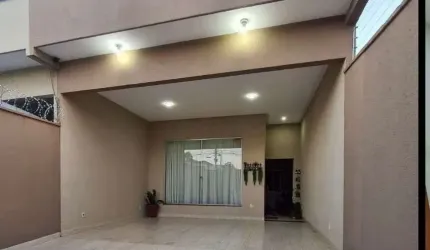 Casa à venda de 3 quartos sendo 1 Suíte, no  Setor Goiânia 2, Goiânia/GO.