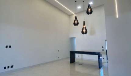Casa à venda com 3 Suítes plenas de 170,00m²  no Setor Faiçalville.