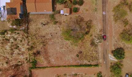chácara em condomínio fechado a 40 km de Goiânia