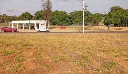 Lote no Parqville Quaresmeira.