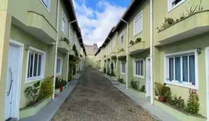 Casa a venda na Vila Bancária por apenas R$ 319.500,00, Sobrado a venda na Vila Bancária por apenas R$ 319.500,00