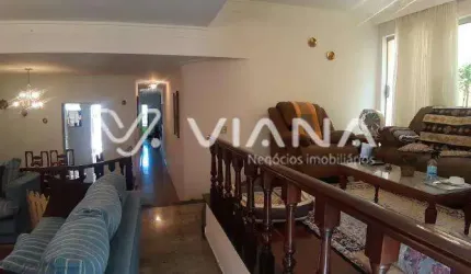 Casa Assobradada à Venda com 3 Quartos no Bairro Osvaldo Cruz em São Caetano do Sul!