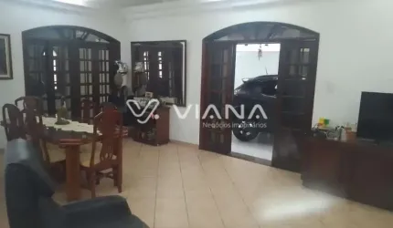 Casa de esquina 4 dormitórios á Venda no Bairro Cerâmica em São Caetano