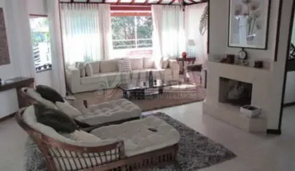 Casa de Luxo com 4 Suítes em Condomínio á Venda em Cajamar em São Paulo