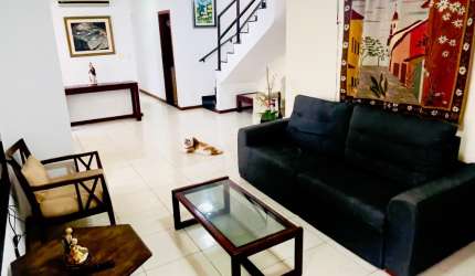 Cobertura a venda, 253m2, 4/4, 03 suítes, 02 vagas de garagem