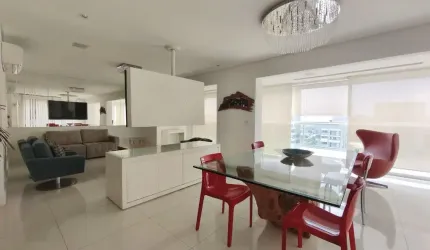 Linda cobertura Triplex, 377m2, 4 dorms, 3 suítes, 6 vgs em Moema, SP
