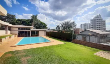 Casa à venda no Centro em Vinhedo/SP