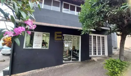 Sobrado próximo ao centro com 3 salas comerciais + casa piso superior