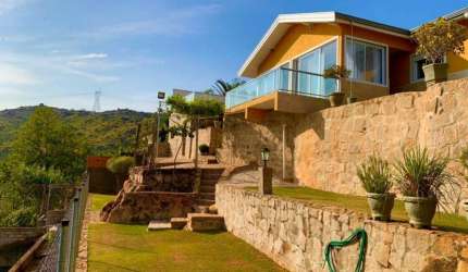 Casa à venda no Condomínio Parque Suiço em Valinhos/SP