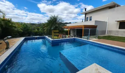 Casa em condomínio à venda no Condomínio Ipê Velho em Vinhedo/SP