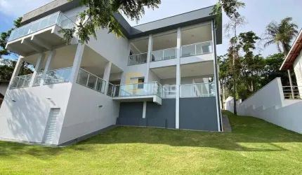 Linda casa à venda no Condomínio Marambaia em Vinhedo