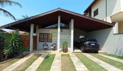 Casa em condomínio à venda no Condomínio Vivenda das Quaresmeiras em Valinhos/SP