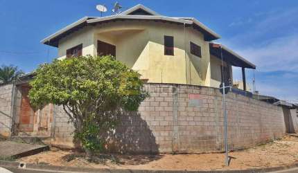 Casa à venda no JARDIM SANTA HELENA em Valinhos/SP