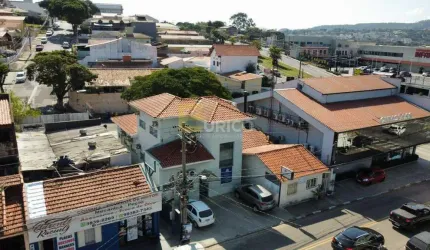 prédio comercial com 7 salas