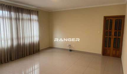 Apartamento com 2 dormitórios no bairro do Marapé em Santos