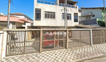 Casa Sobreposta Alta com 4 dormitórios no bairro da Aparecida em Santos