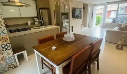 Apartamento para Venda em Florianópolis, Sambaqui, 3 dormitórios, 1 suíte, 3 banheiros, 2 vagas