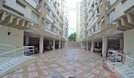 Apartamento para Venda em Florianópolis, Centro, 2 dormitórios, 1 suíte, 2 banheiros, 1 vaga