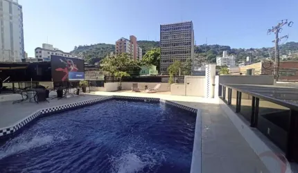 Apartamento para Venda em Florianópolis, Centro, 4 dormitórios, 3 suítes, 5 banheiros, 2 vagas