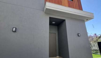 Casa para Venda em Florianópolis, Córrego Grande, 3 dormitórios, 3 suítes, 4 banheiros, 2 vagas