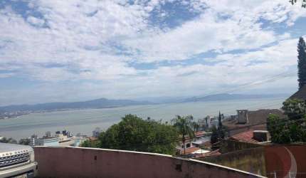 Casa para Venda em Florianópolis, Centro, 6 dormitórios, 6 suítes, 7 banheiros, 4 vagas