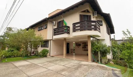 Casa para Venda em Florianópolis, Cacupé, 6 dormitórios, 2 suítes, 5 banheiros, 4 vagas