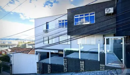 Prédio para Venda em Florianópolis, Centro, 8 dormitórios, 2 suítes, 8 banheiros, 6 vagas