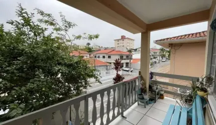 Casa para Venda em Florianópolis, Estreito, 6 dormitórios, 2 suítes, 4 banheiros, 3 vagas