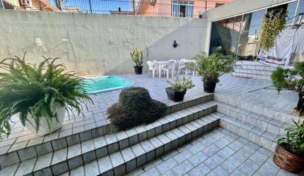 Casa para Venda em Florianópolis, Capoeiras, 4 dormitórios, 1 suíte, 5 banheiros, 2 vagas