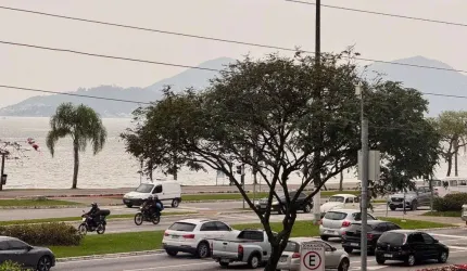 Apartamento para Venda em Florianópolis, Centro, 4 dormitórios, 2 suítes, 6 banheiros, 2 vagas