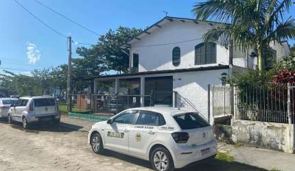 Casa para Venda em Florianópolis, Daniela, 5 dormitórios, 2 suítes, 6 banheiros, 3 vagas