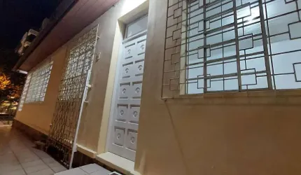 Casa para Venda em Florianópolis, Centro, 4 dormitórios, 1 suíte, 3 banheiros, 1 vaga