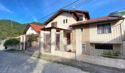 Casa para Venda em Florianópolis, Itacorubi, 4 dormitórios, 1 suíte, 5 banheiros, 3 vagas