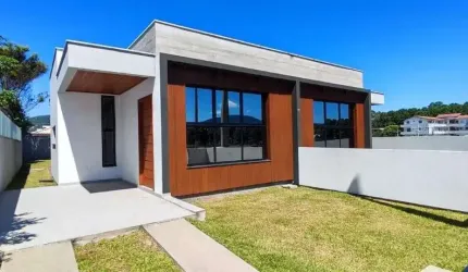 Casa para Venda em Florianópolis, São João do Rio Vermelho, 3 dormitórios, 1 suíte, 2 banheiros, 2 vagas