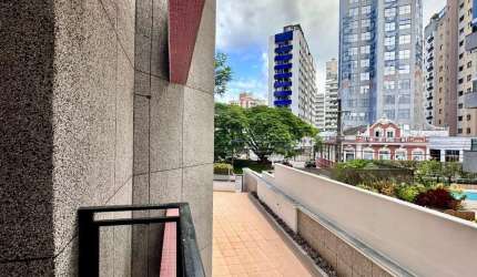Apartamento para Venda em Florianópolis, Centro, 3 dormitórios, 1 suíte, 4 banheiros, 1 vaga