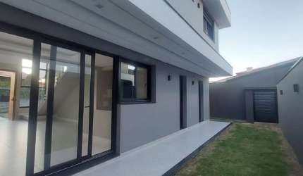 Casa para Venda em Florianópolis, Carianos, 3 dormitórios, 3 suítes, 4 banheiros, 2 vagas