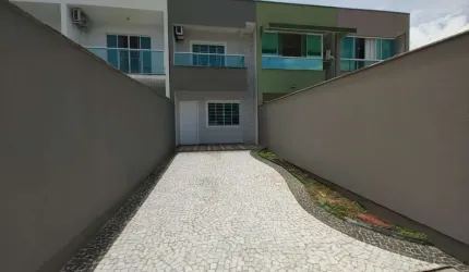 Sobrado para Venda em Camboriú, Santa Regina, 3 dormitórios, 1 suíte, 3 banheiros, 2 vagas