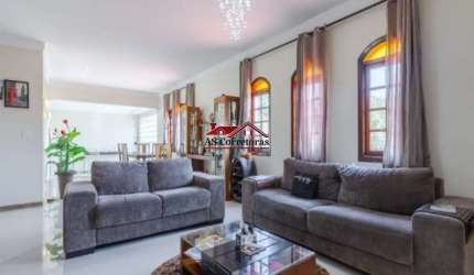 Linda casa totalmente mobiliada no melhor lugar do Bairro Aldagisa, em Osasco - SP.