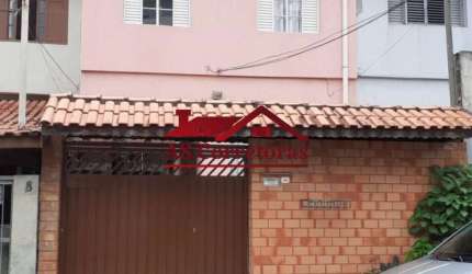 Casa assobradada na Vila Yara à venda.