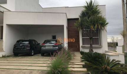 Elegante Residência à Venda no Condomínio Villagio di Capri